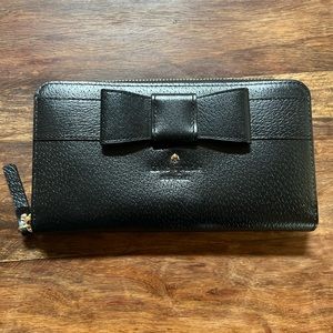 NEVER USED Kate Spade black leather zip around wallet with bow